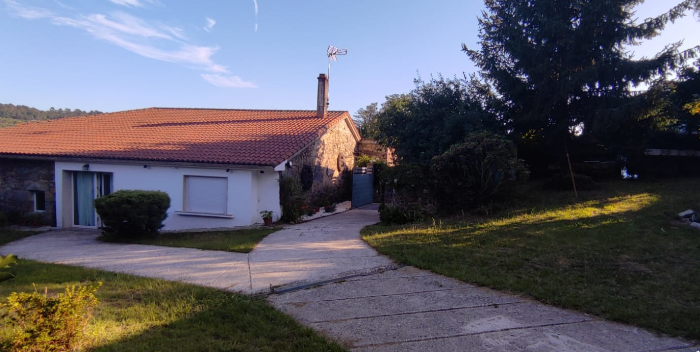 Sala de estar acogedora en Casa Vaz